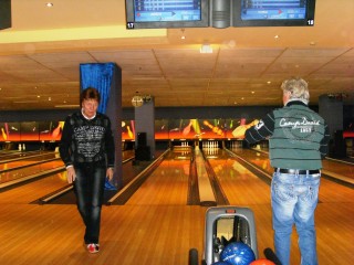 03-18.12.11-Bowling (26)~1