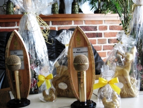 10.05.09-Geschenke von den Fans-02